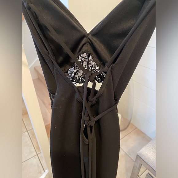 Black long dress with lace - Picture 9 of 11